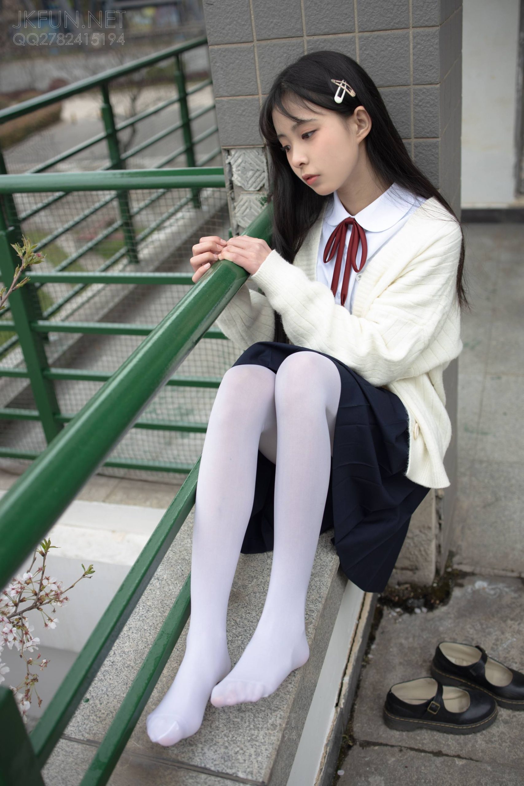 图片[5]-甜美可人的白丝姑娘【127P】20011-哈哈图库