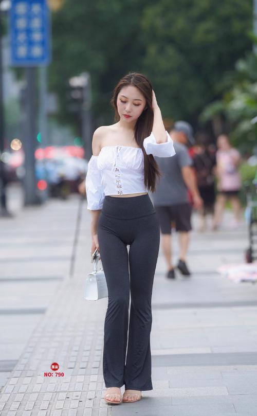 身材非常哇塞的瑜伽裤女孩  J1333 521P6V-21.6GB-哈哈图库