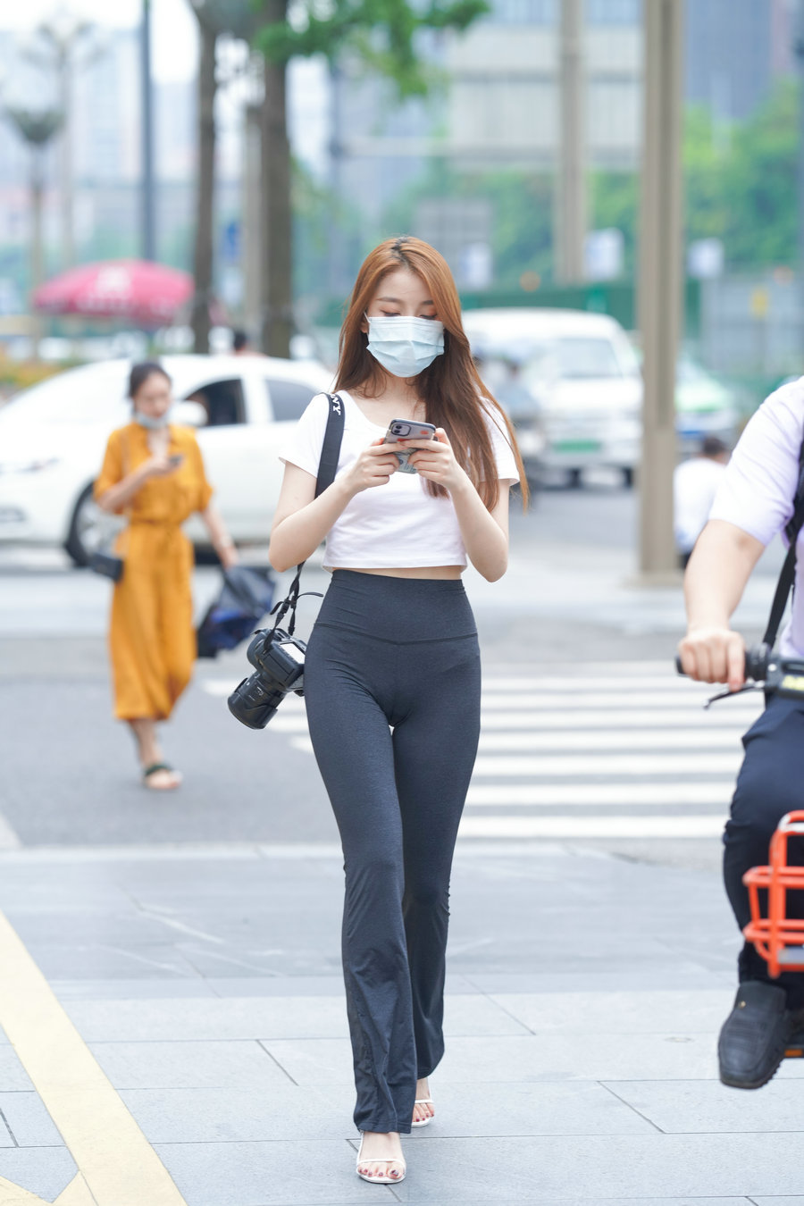 图片[3]-玩单反机的瑜伽裤女孩  J1270 498P5V-28.6GB-哈哈图库