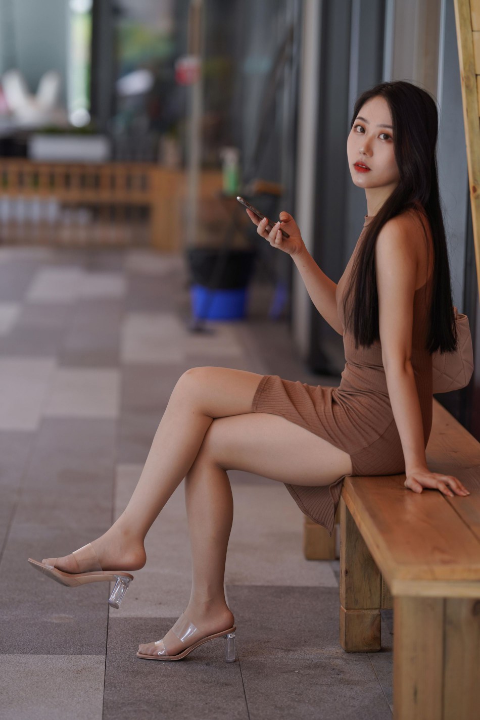 图片[5]-超有女人味的姑娘短裙逛街【400P】00049-哈哈图库