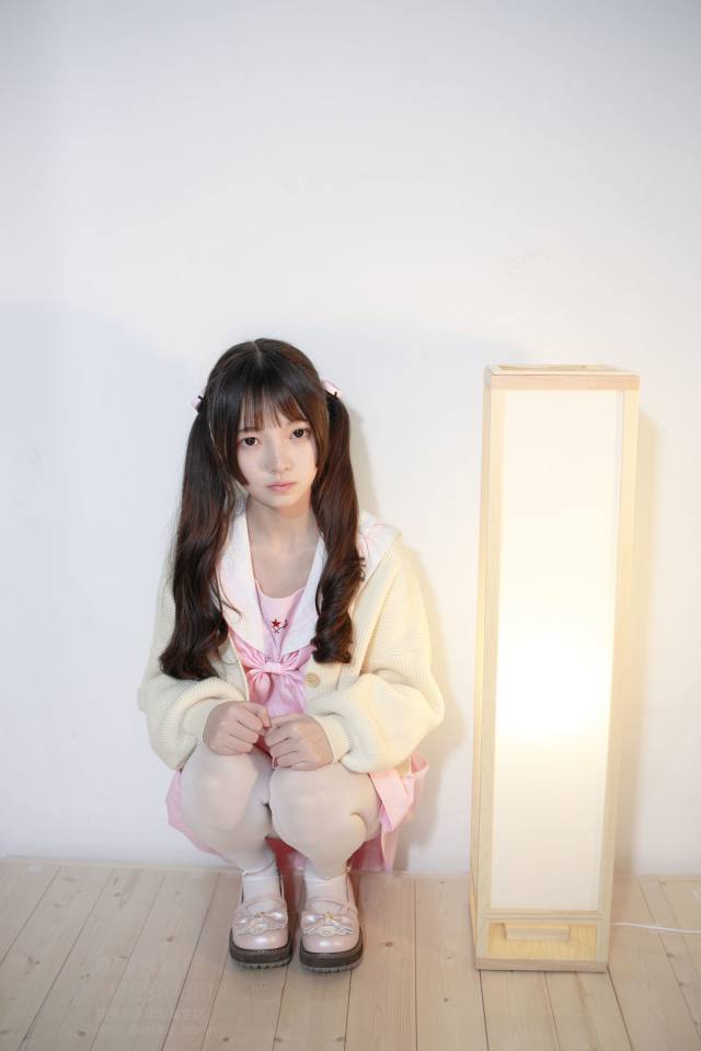 图片[2]-好像有什么心事的白丝双马尾女孩【59P】20022-哈哈图库