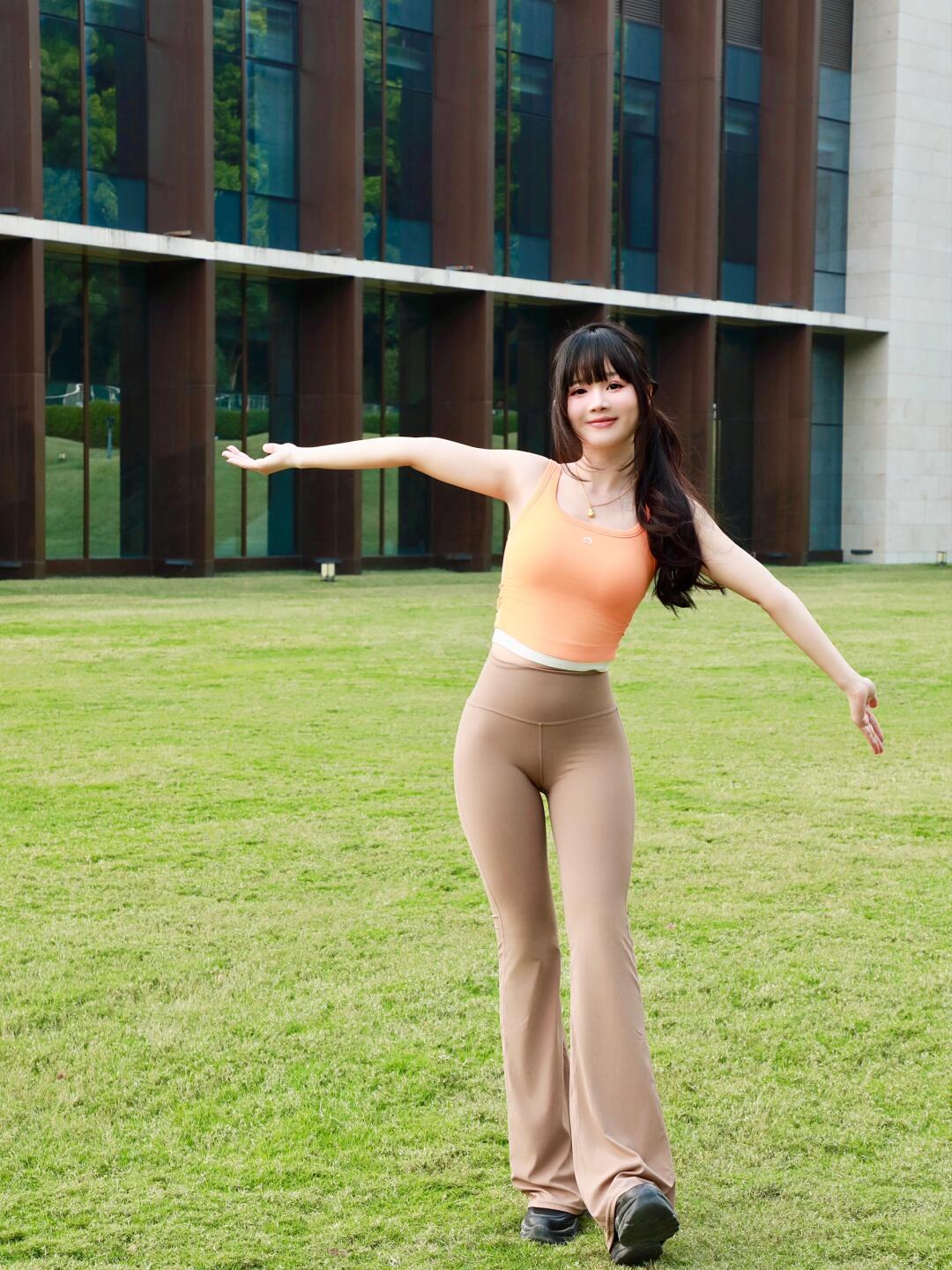 图片[4]-喜欢瑜伽的阳光快乐女孩【135P】04042-哈哈图库