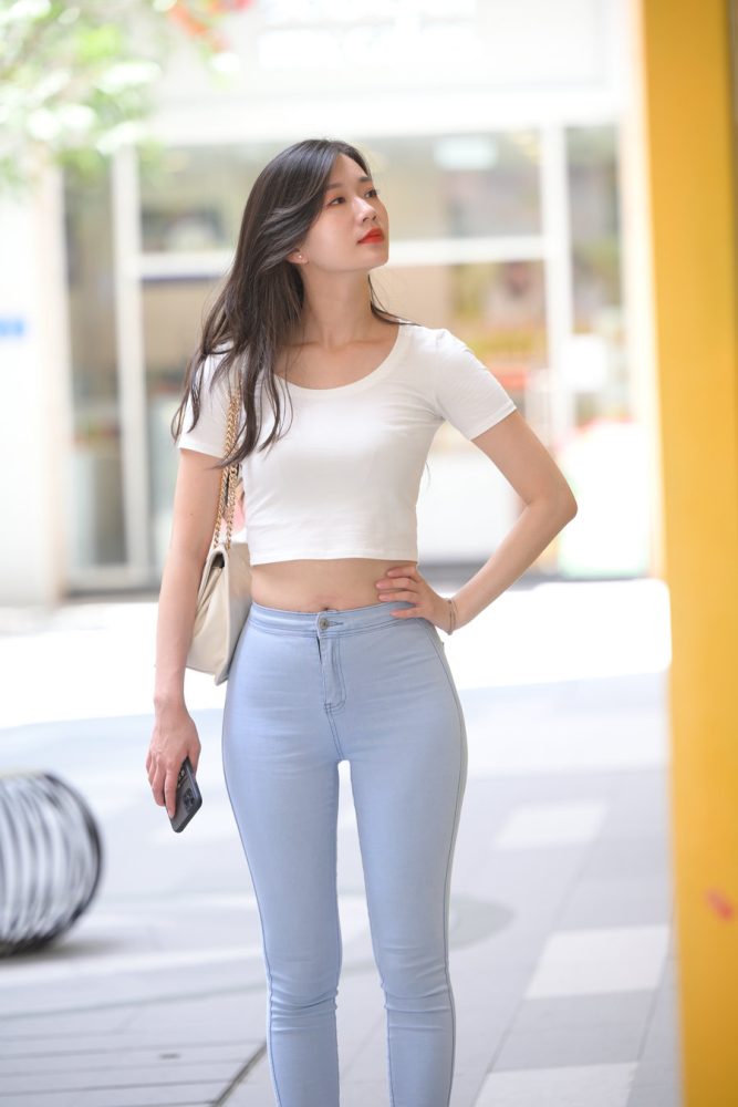 图片[2]-正在逛街的紧身牛仔裤女孩J1815 1112P1V-30.2GB-哈哈图库