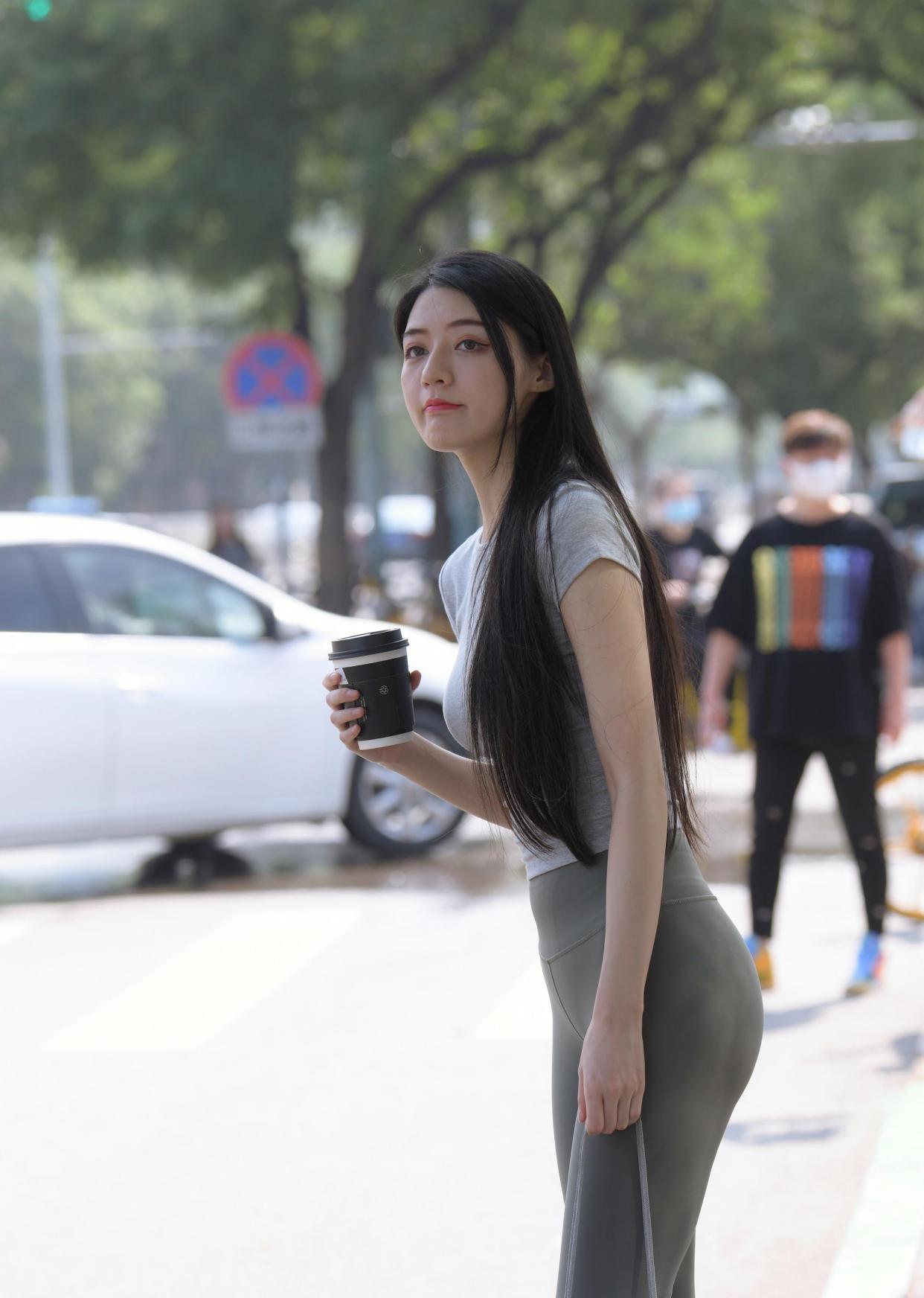 图片[3]-在外面逛街的瑜伽裤女孩J2240 449P1V-16.7GB-哈哈图库