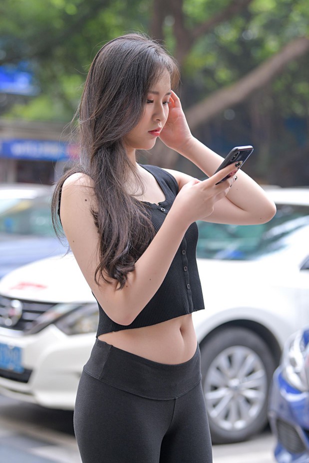 图片[5]-喝奶茶的黑色瑜伽裤长发姑娘【376P】00055-哈哈图库