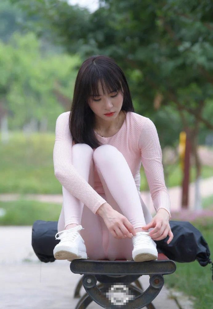 图片[4]-粉粉的瑜伽裤女孩太可爱了 J2090 854P1V-30.4GB-哈哈图库