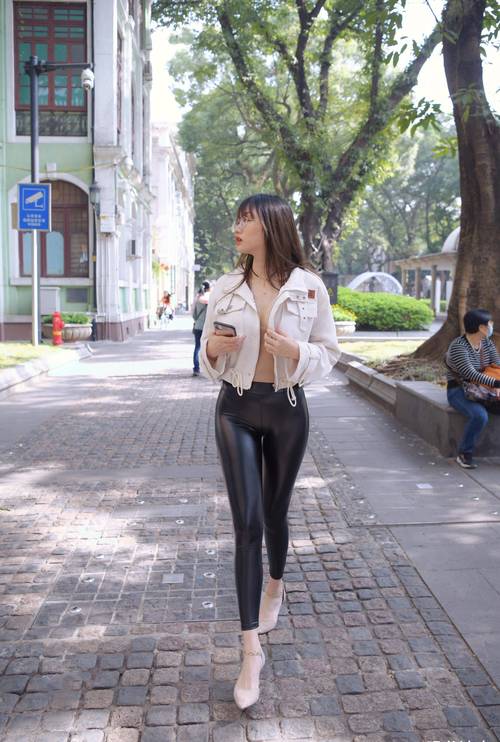 图片[3]-戴眼镜的皮裤女孩 J1473 1046P2V-35.5GB-哈哈图库