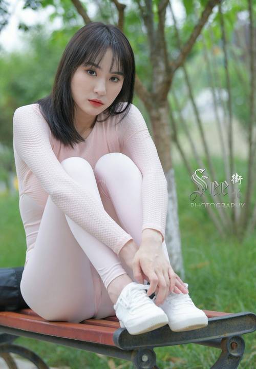图片[2]-粉粉的瑜伽裤女孩太可爱了 J2090 854P1V-30.4GB-哈哈图库