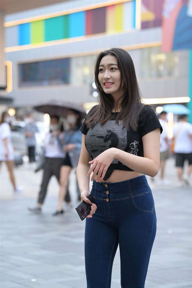 图片[3]-紧身牛仔裤女人J2784 240P-6.66GB-哈哈图库