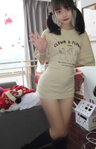 图片[9]-网格丝袜的清纯双马尾小姑娘-哈哈图库