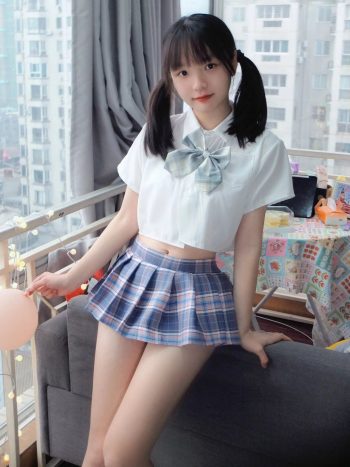图片[7]-网格丝袜的清纯双马尾小姑娘-哈哈图库