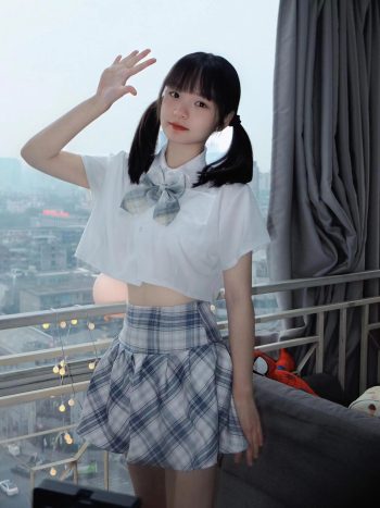 图片[6]-网格丝袜的清纯双马尾小姑娘-哈哈图库
