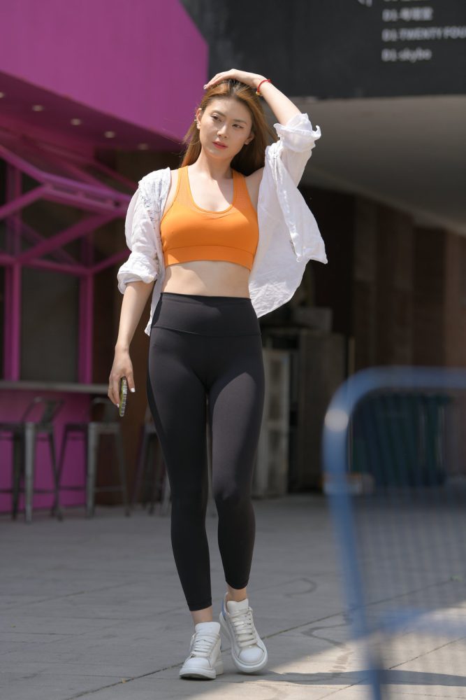 自信的瑜伽裤女孩J3670 712P-14.9GB-哈哈图库