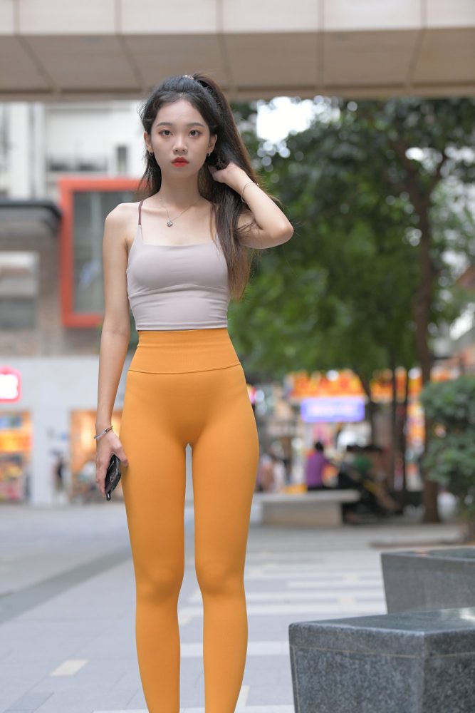 超级可爱的橘黄瑜伽裤女孩J3030 801P1V-28.0GB-哈哈图库