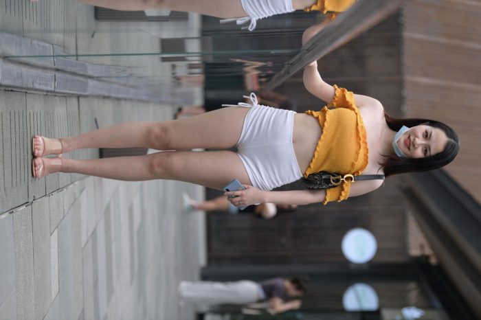 高腰白色短裤的漂亮女孩【767P】00065-哈哈图库