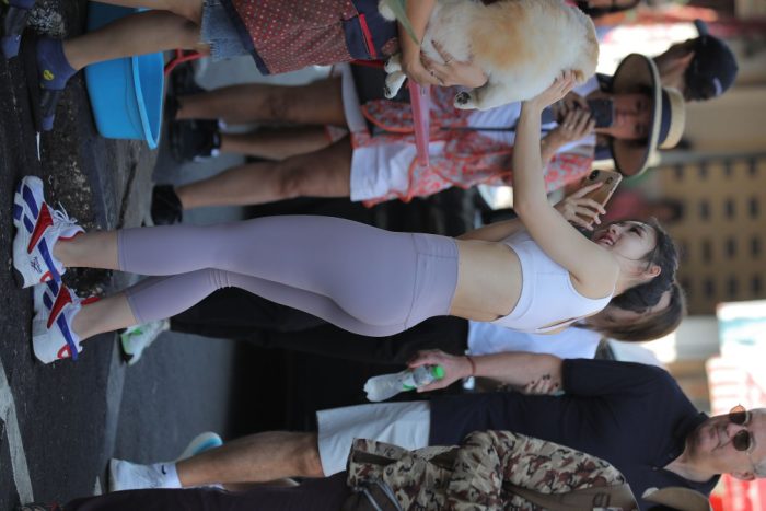 逛街的马尾辫瑜伽老师【556P】00016-哈哈图库