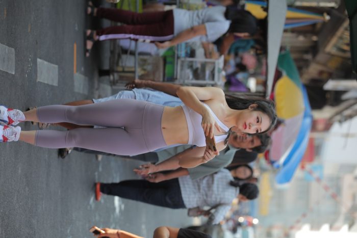 逛街的马尾辫瑜伽老师【556P】00016-哈哈图库