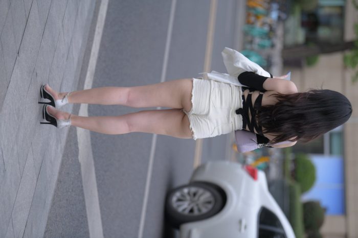 长发飘飘的白色热裤美丽女孩【49P】00029-哈哈图库