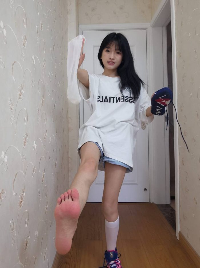 调皮的白袜女孩【149P】20017-哈哈图库