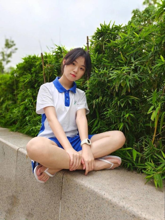 穿校服非常清纯的小姑娘【49P】20003-哈哈图库